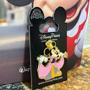 Disney Minnie Mouse Pink and Gold Pin
